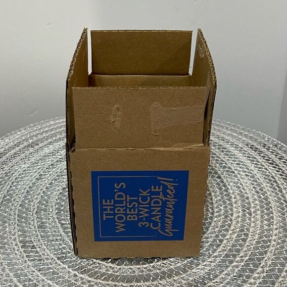 BBW Frosted Cranberry 3 Wick Scented Candle NWT - Picture 4 of 4